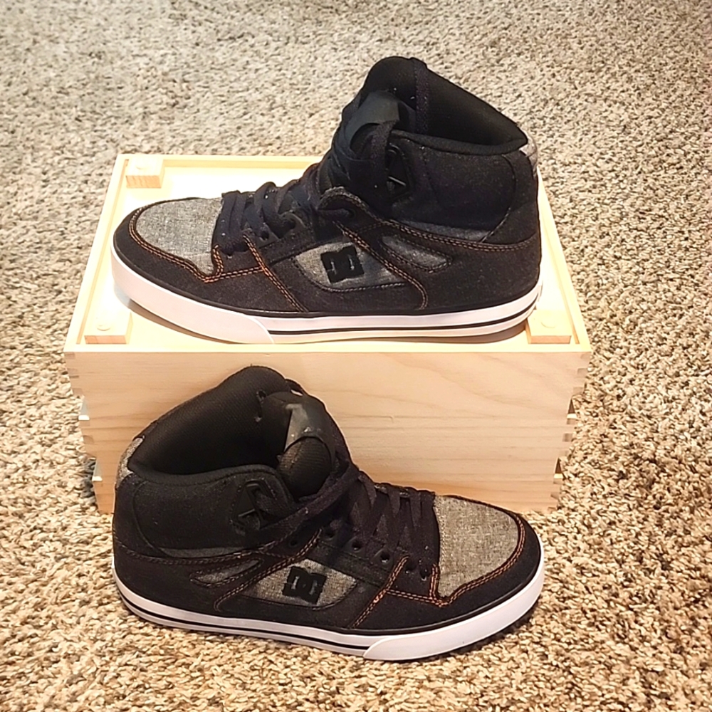 DC ADYS400043 Men's Pure High-Top WC